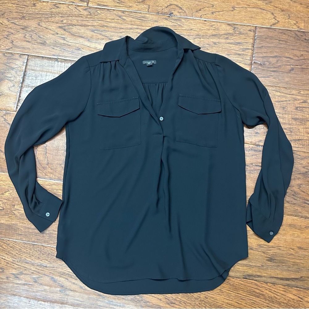Ann Taylor Classic‎ sheer Blouse
